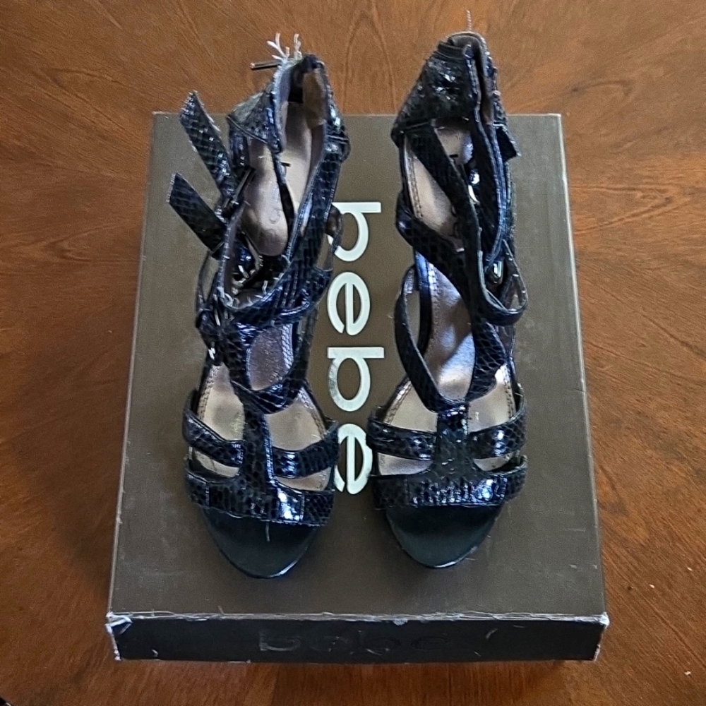 Womens Bebe size 8m black high heel shoes